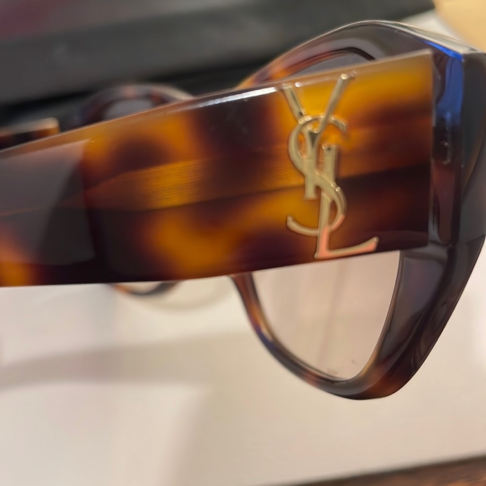YSL Saint Laurent Sunglasses- 100% Authentic - Picture 2 of 7